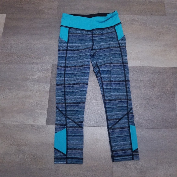 SOLD Lululemon Pace Rival Crop Size 4 - Picture 4 of 5